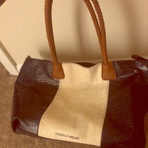 Cute travel tote!! Like new on the inside!